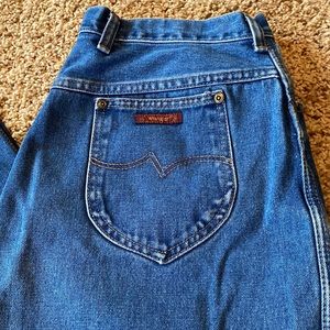 MADE IN USA! Vintage 70’s Wrangler Misses Sz 18. Actual is 33 waist/30.5 length!